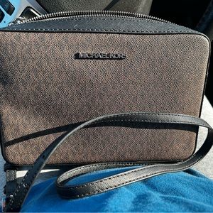 Michael Kors Jet Set Large Logo Crossbody